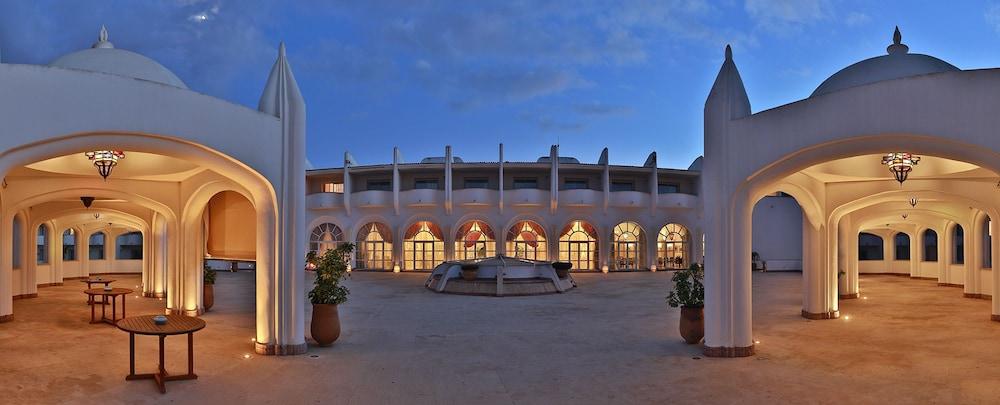 L' Amphitrite Palace Beach Resort & Spa Skhirat Ngoại thất bức ảnh